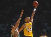 洛杉矶湖人士气爆棚，WTT冠军赛次回合遇上北京首钢，目标明确直指晋级(北京首钢男篮2025年最新消息)